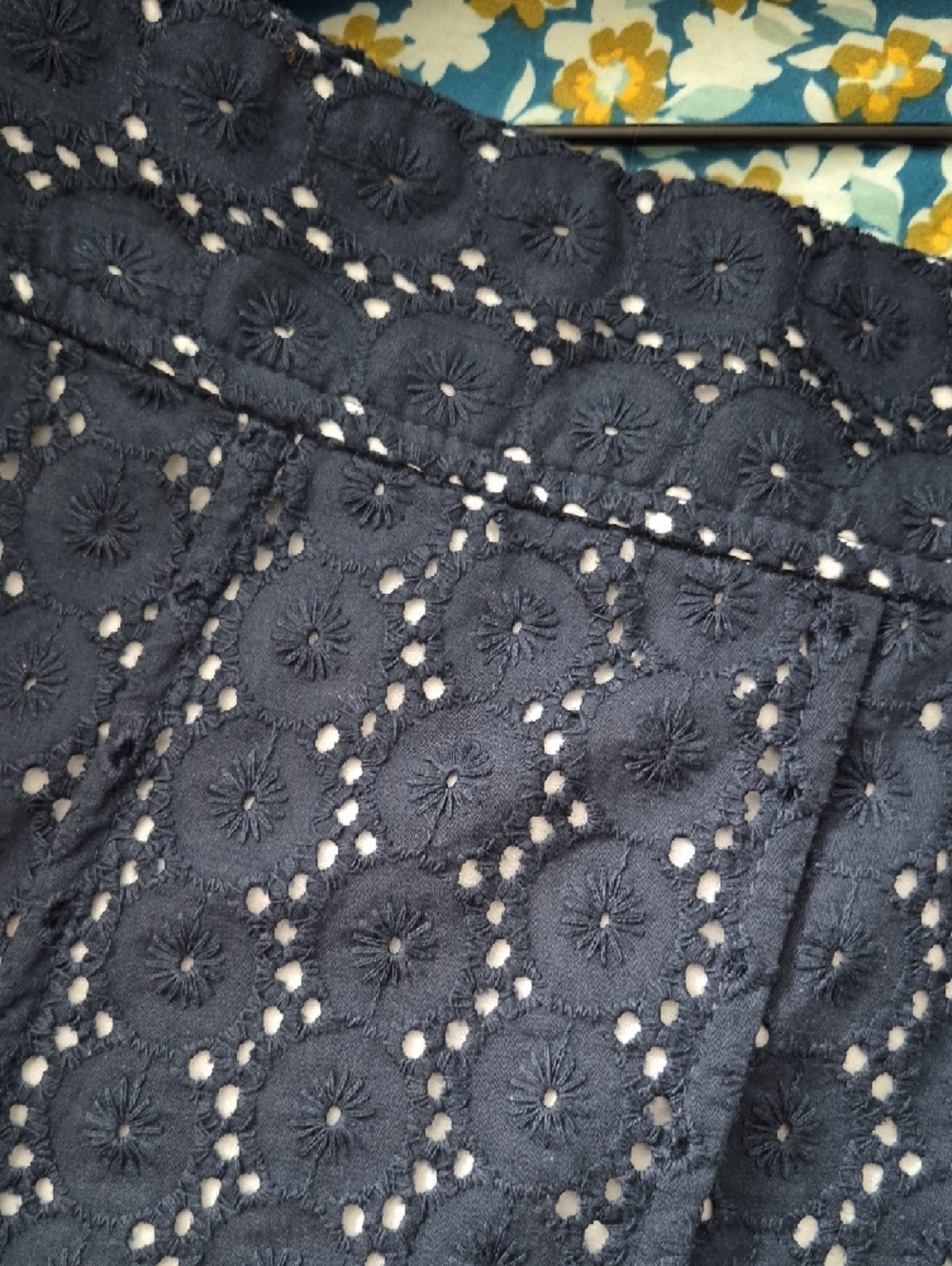 100%  Cotton Shell And Lining Navy Blue Eyelet Knee Length Midi Skirt Size 2 - Picture 6 of 12